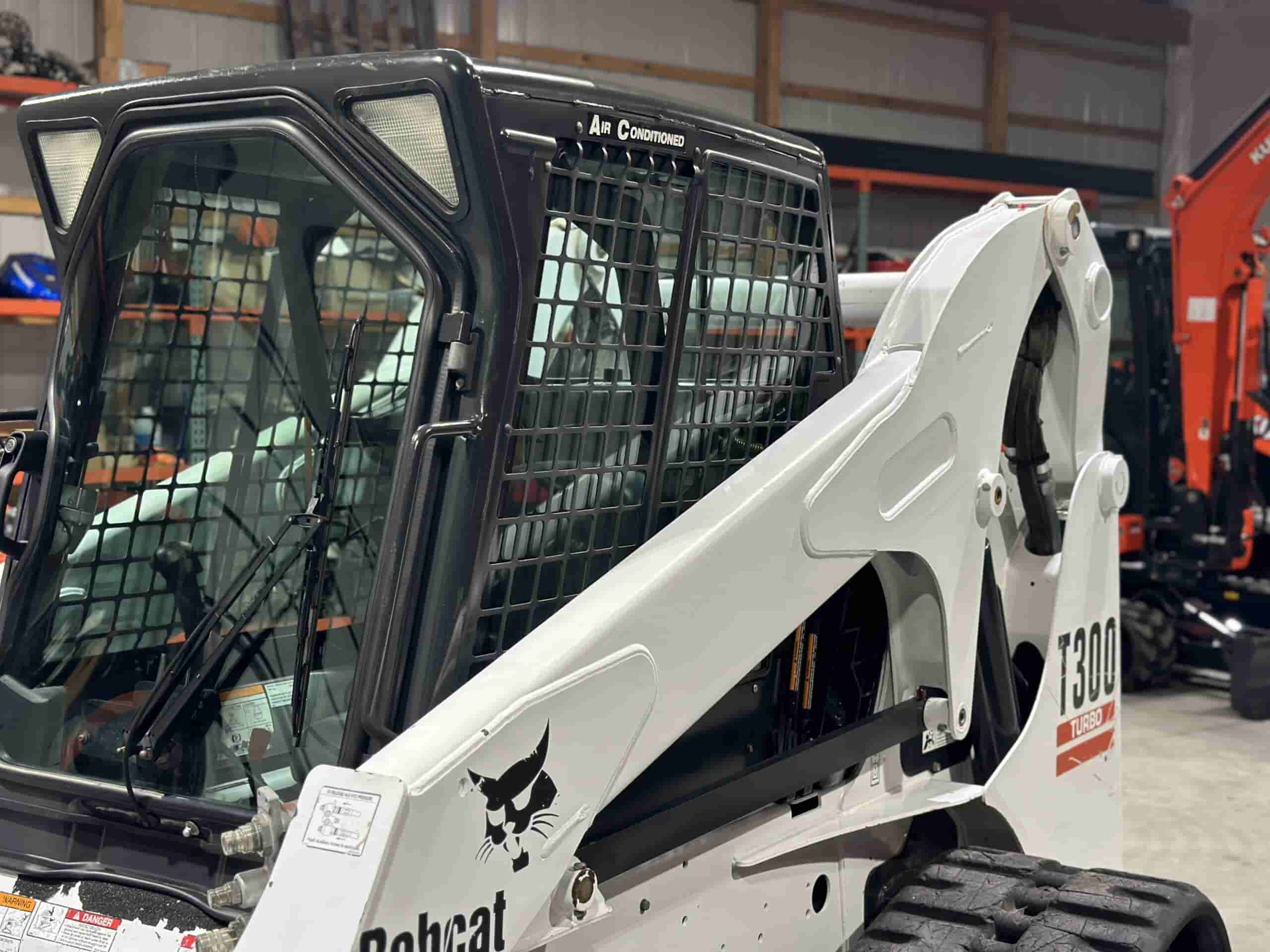 2005 BOBCAT T300
